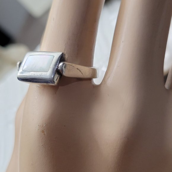 Stress Relief Anxious Ring Spinner Luster MOP 925 - Picture 8 of 11